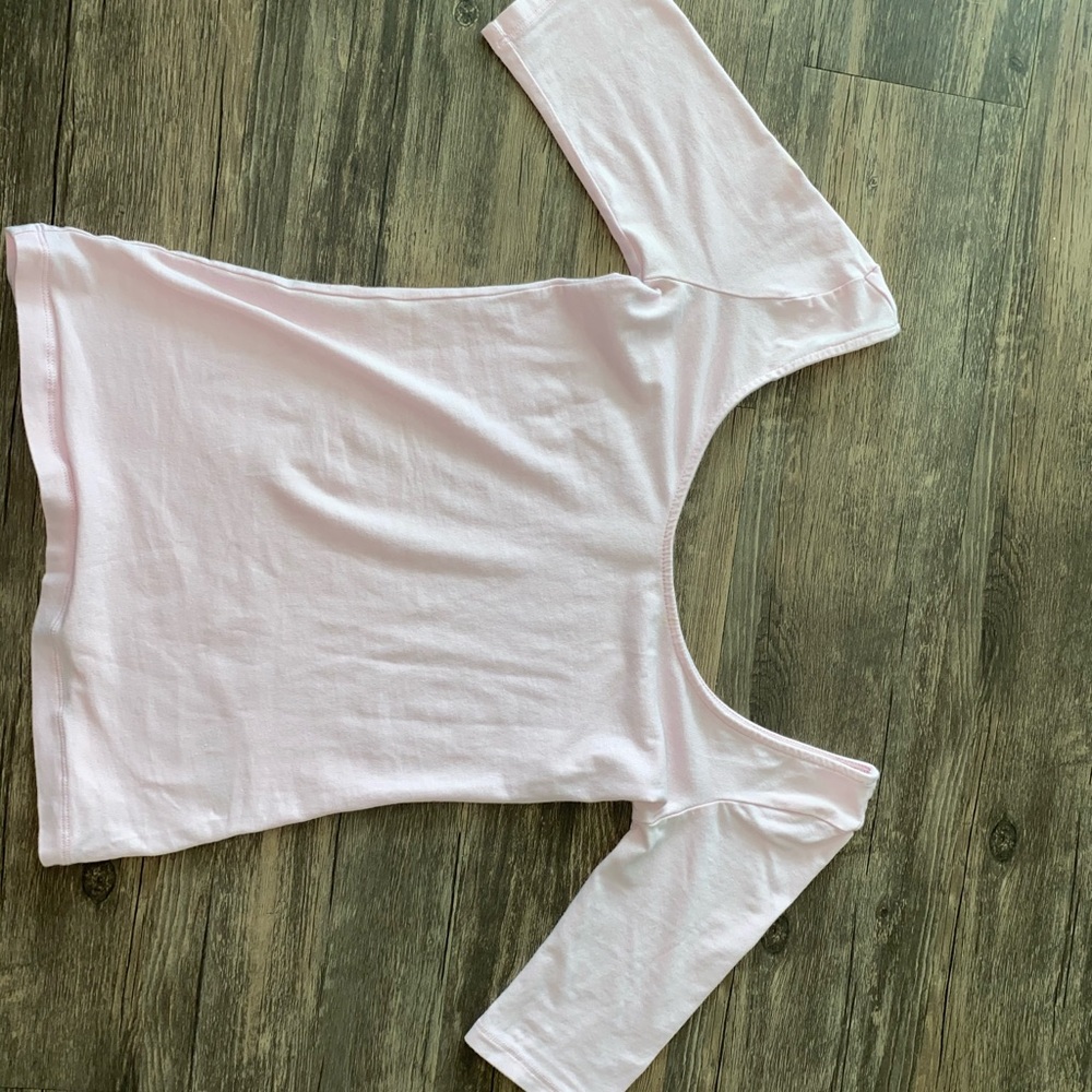 Garage off shoulder light pink shirt